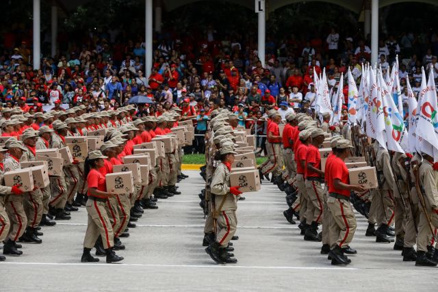 Desfile militar por los 208 años de independencia de Venezuela